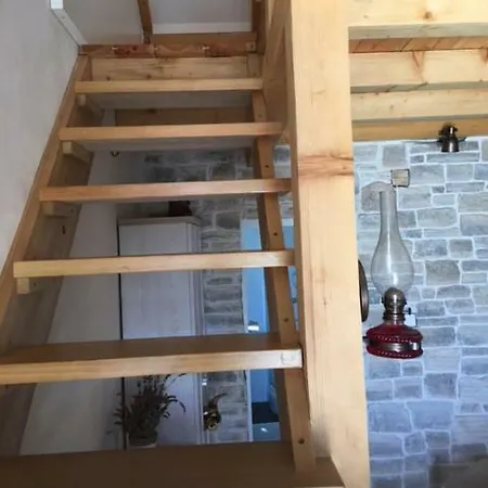 Nyaraló Dream House Zaglav