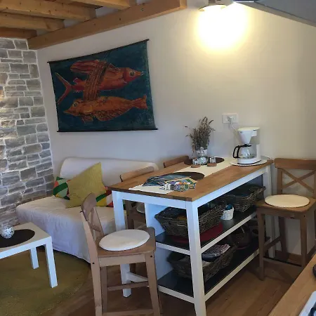 Nyaraló Dream House Zaglav